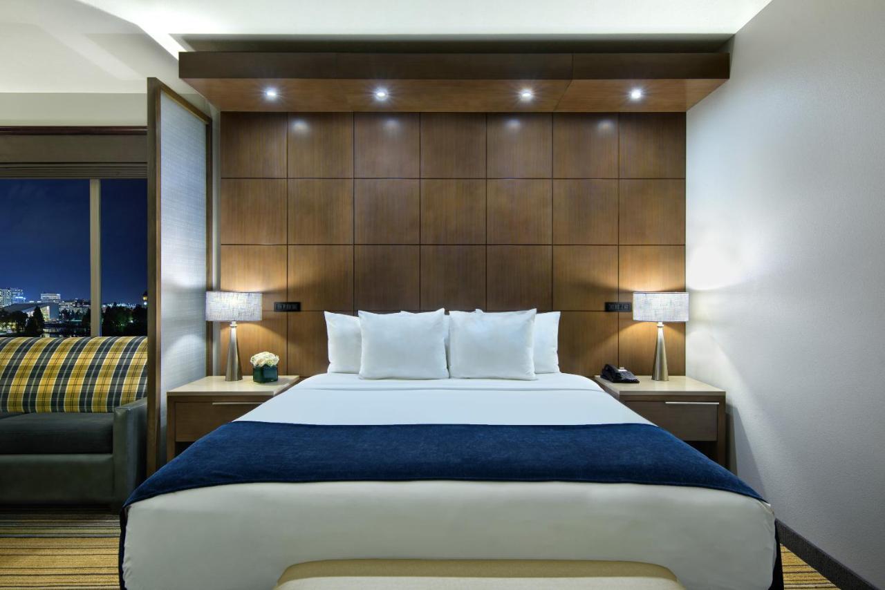 Oxford Suites Spokane Downtown Dış mekan fotoğraf